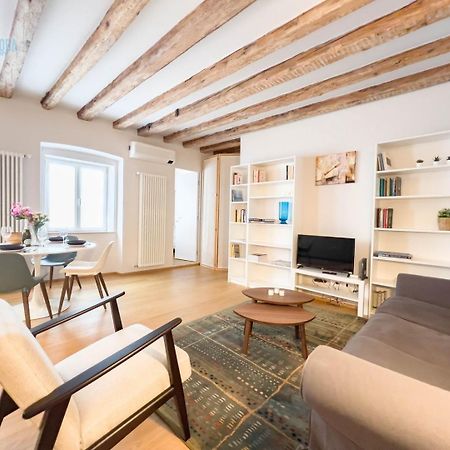 Ferienwohnung Mazzini 9 Tirabora Short Rent Triest Exterior foto